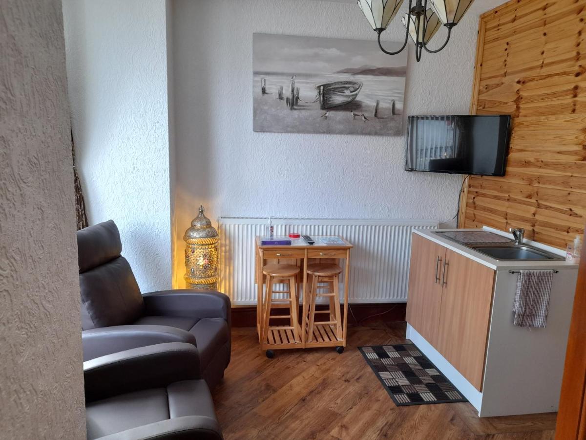 Отель The Anchorage Amlwch Экстерьер фото