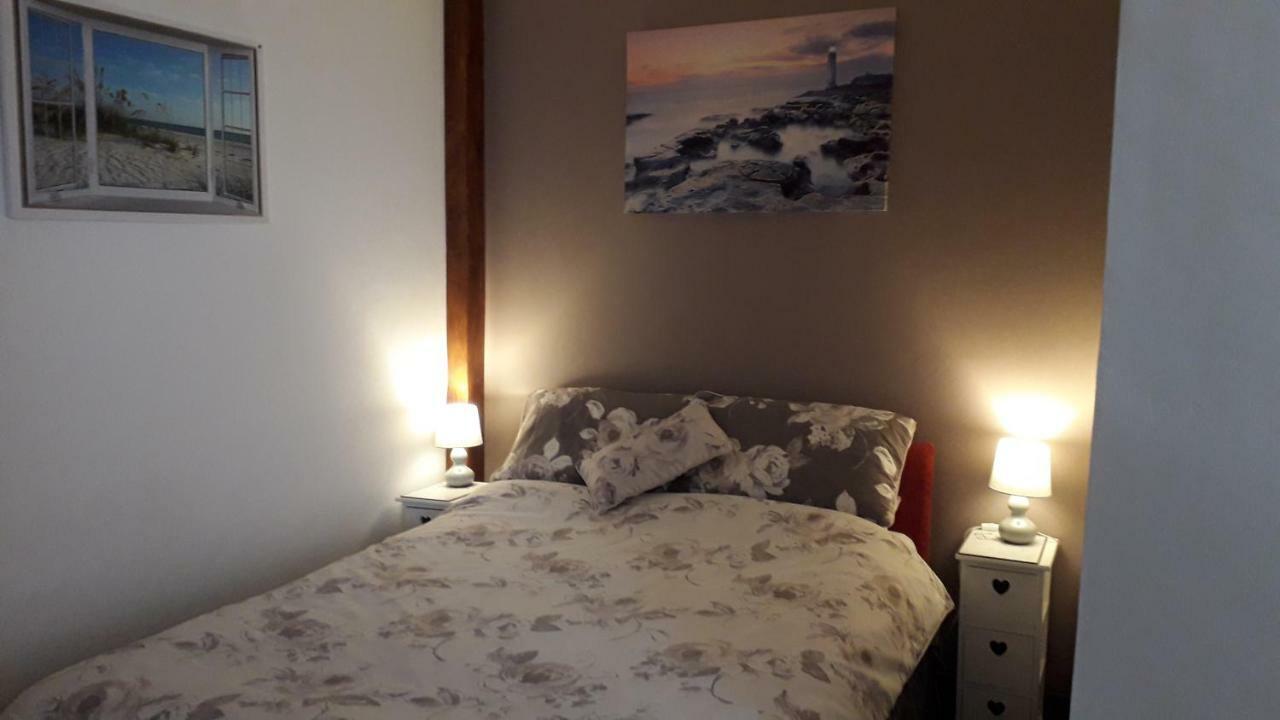Отель The Anchorage Amlwch Экстерьер фото